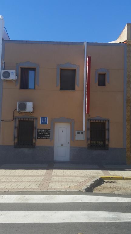Hostal Don Pepe La Albuera Exterior photo